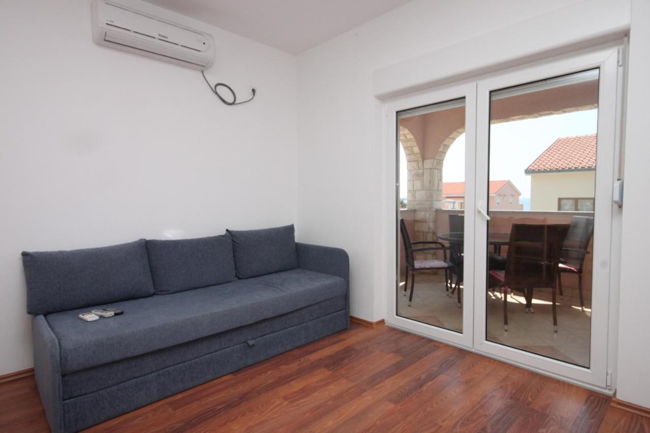 Apartments By The Sea Mandre, Pag - 6507 Kolan Exterior foto